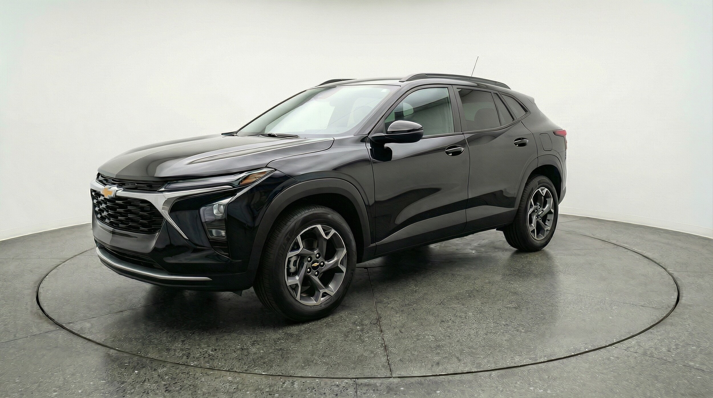 Thumbnail: 2025 Chevrolet Trax - 3