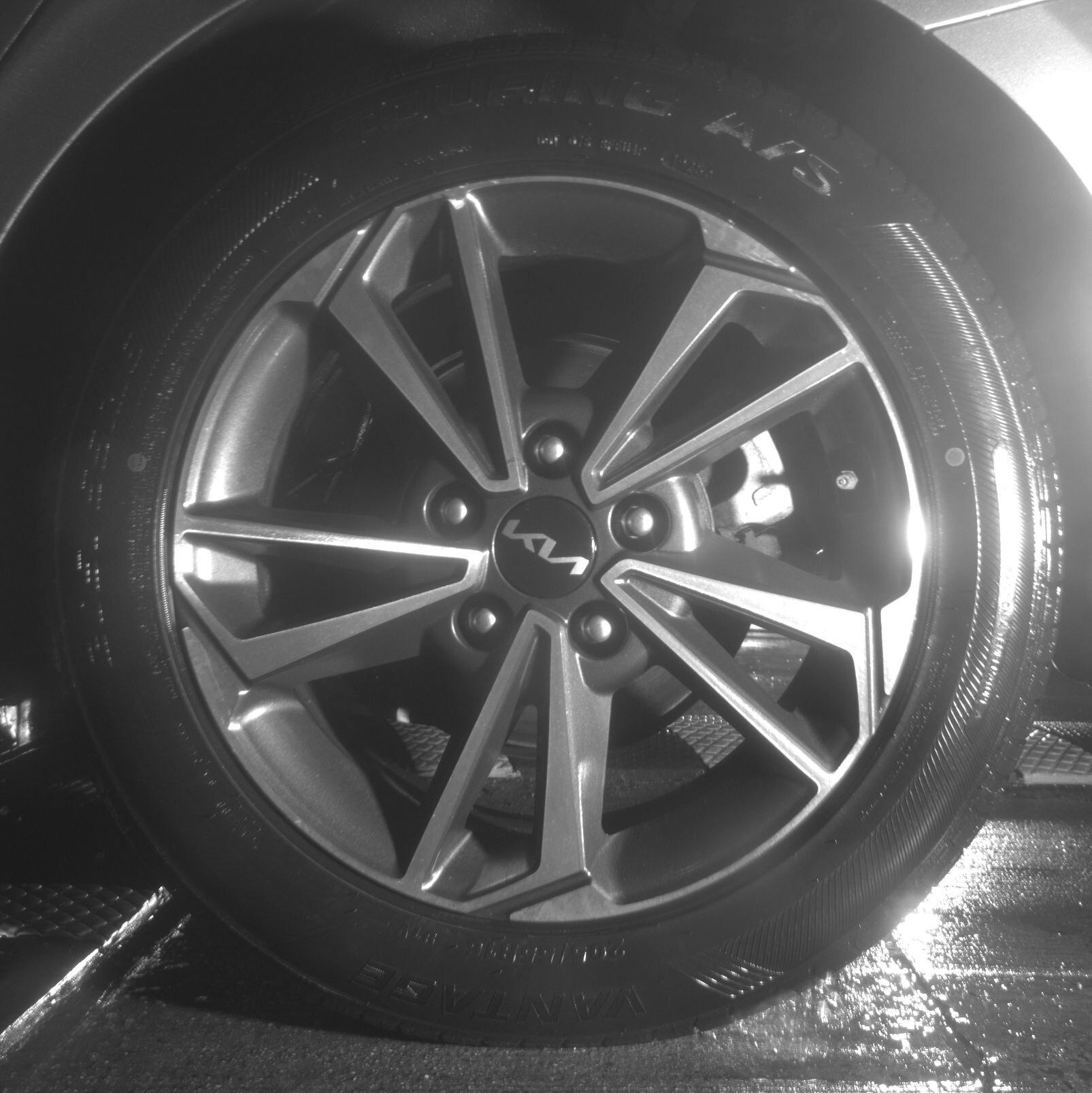 Thumbnail: 2024 Kia Forte - 18