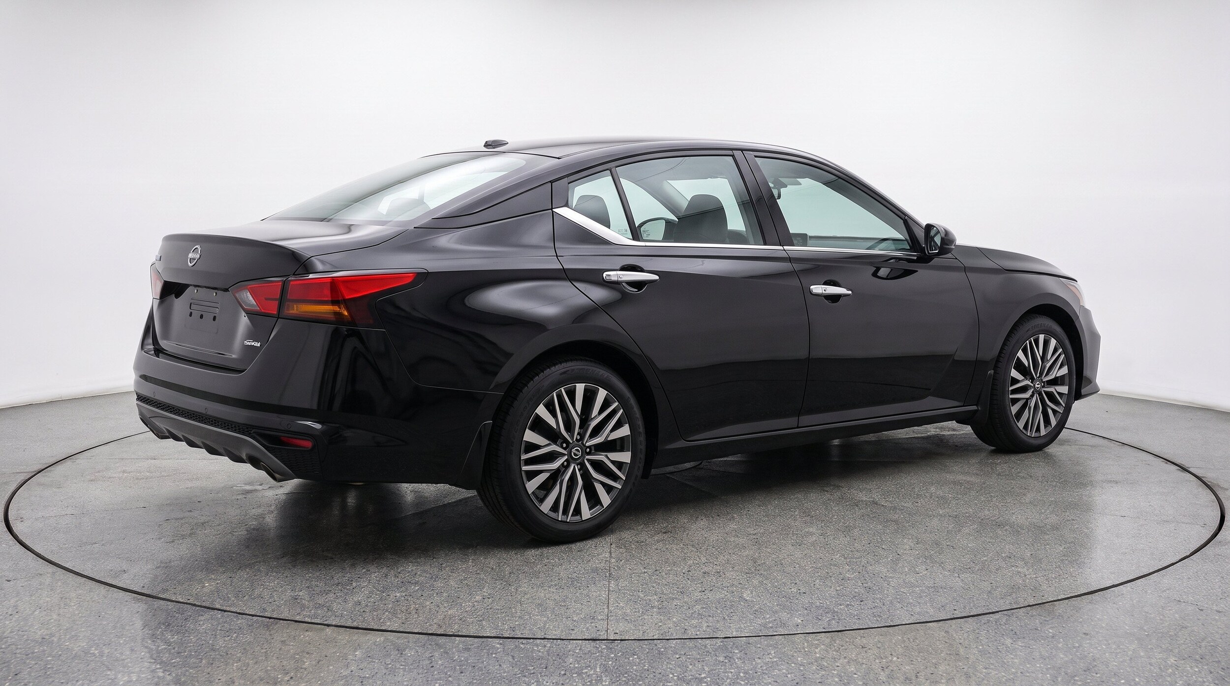 Thumbnail: 2025 Nissan Altima - 9
