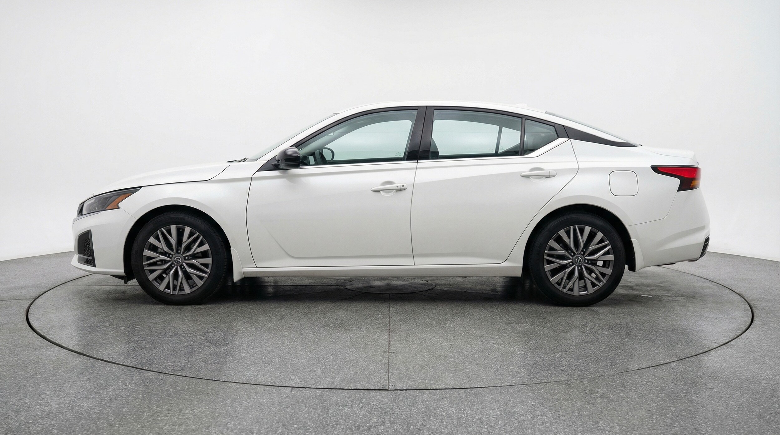 Thumbnail: 2025 Nissan Altima - 4