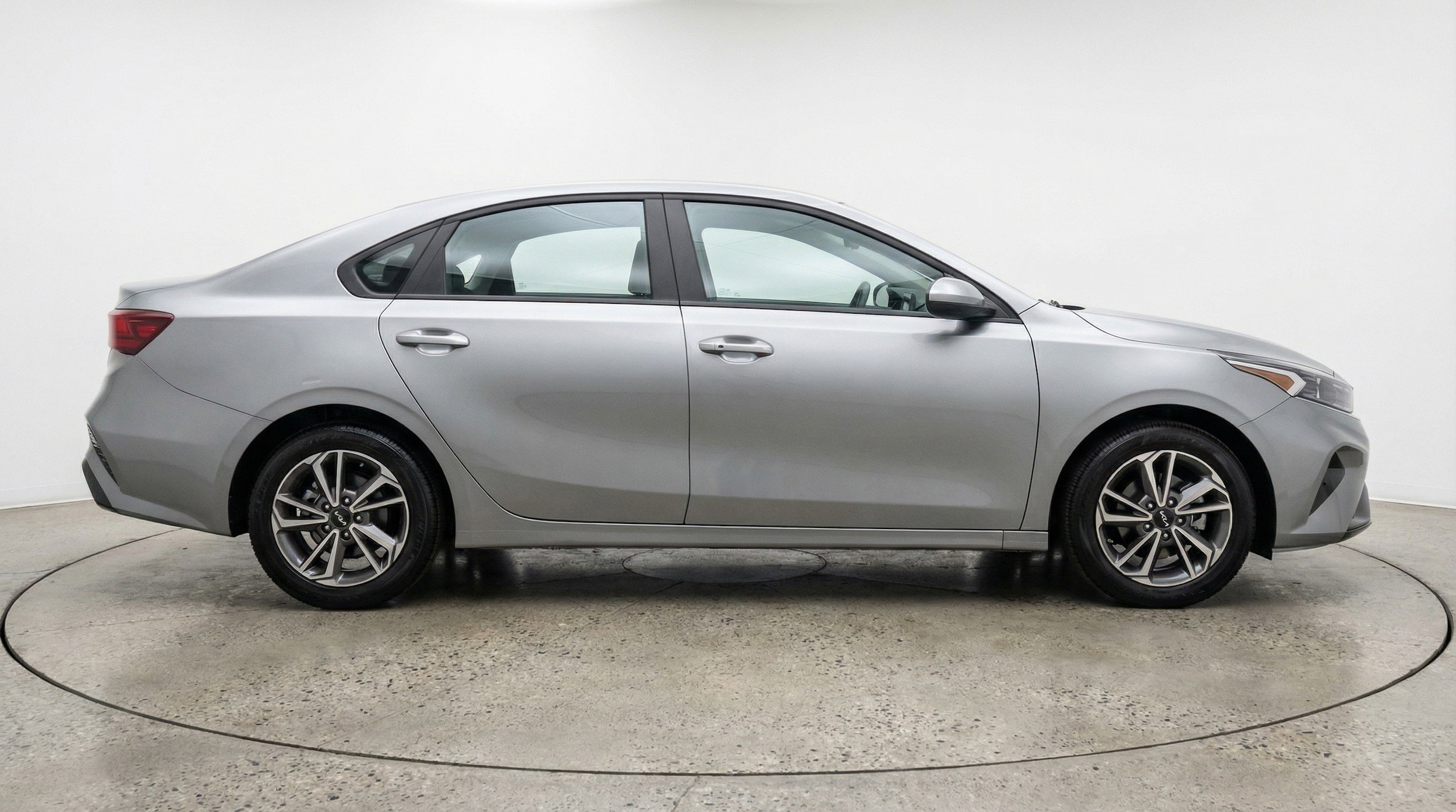 Thumbnail: 2024 Kia Forte - 11