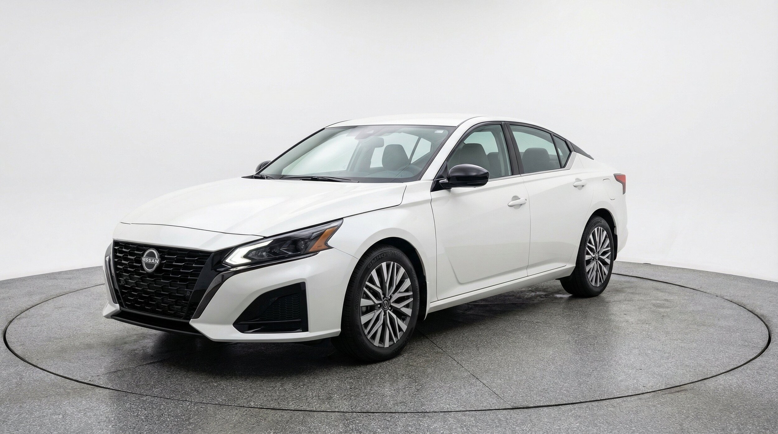 Thumbnail: 2025 Nissan Altima - 3