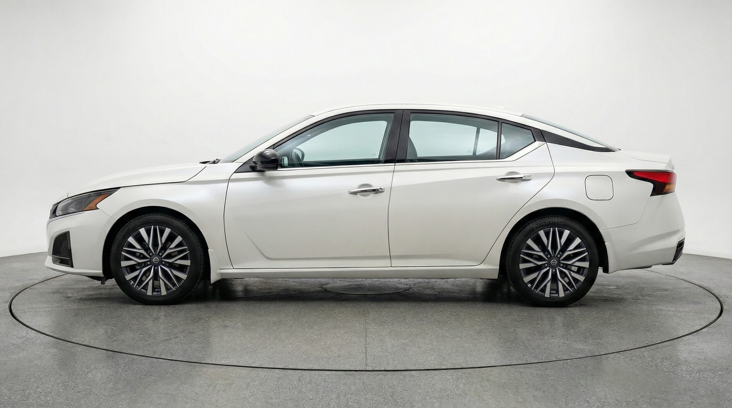 Thumbnail: 2025 Nissan Altima - 4