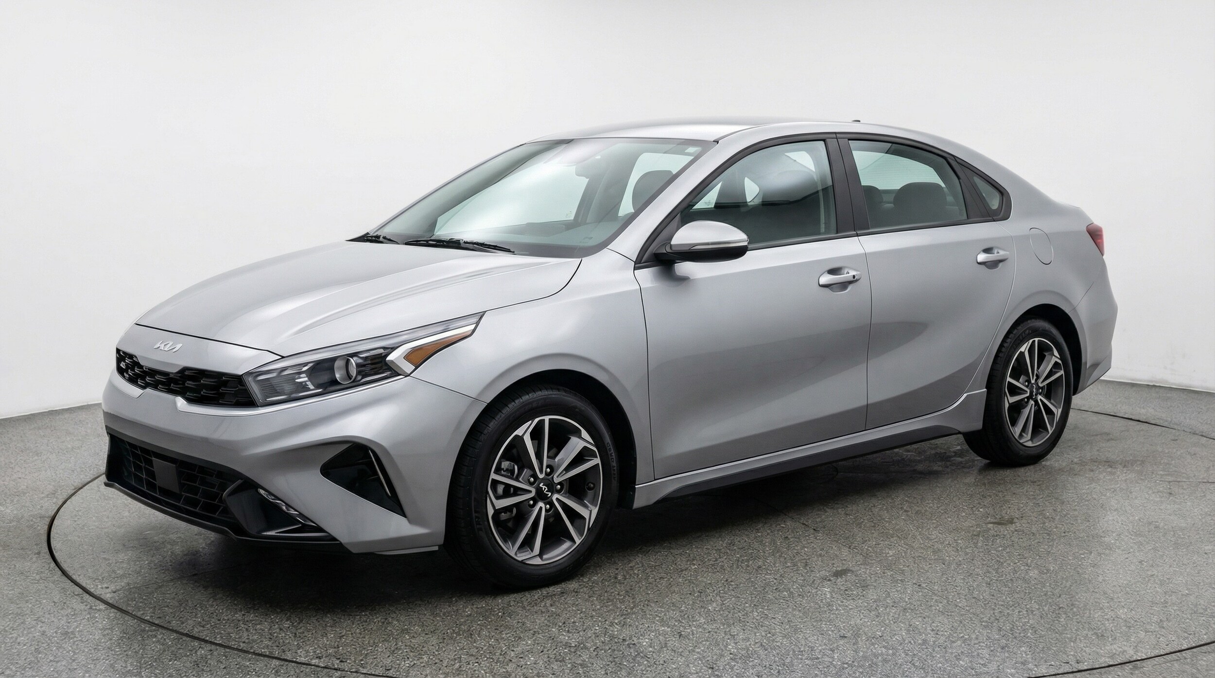 Thumbnail: 2024 Kia Forte - 3