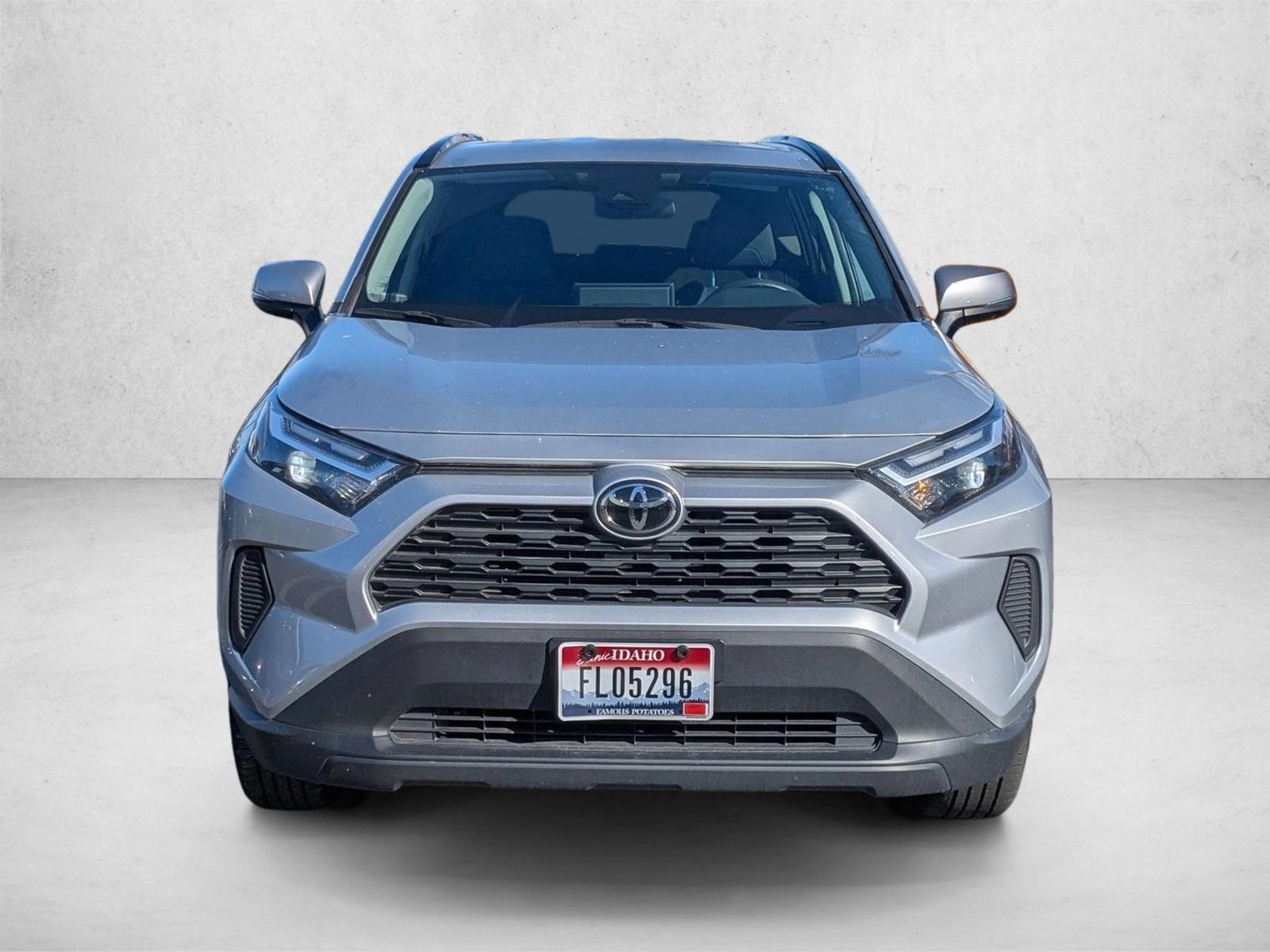 2024 Toyota RAV4 XLE photo 2