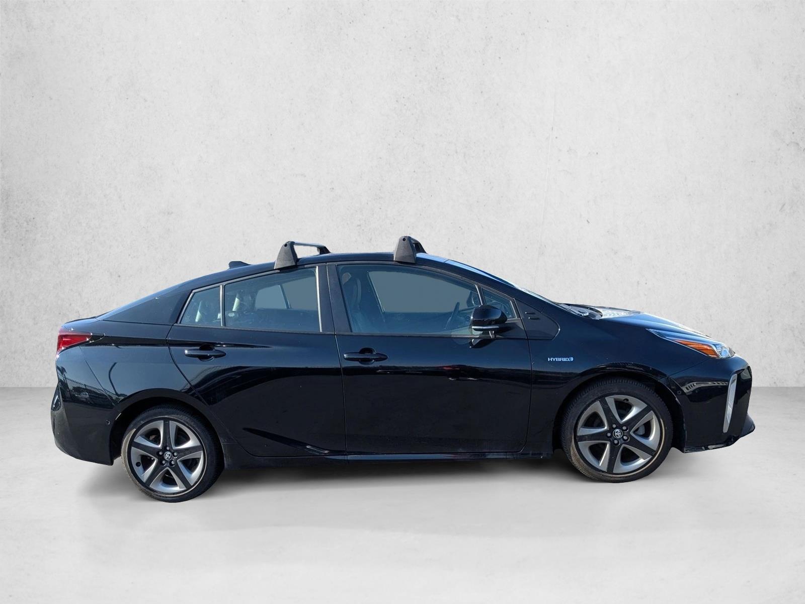 2022 Toyota Prius XLE photo 2