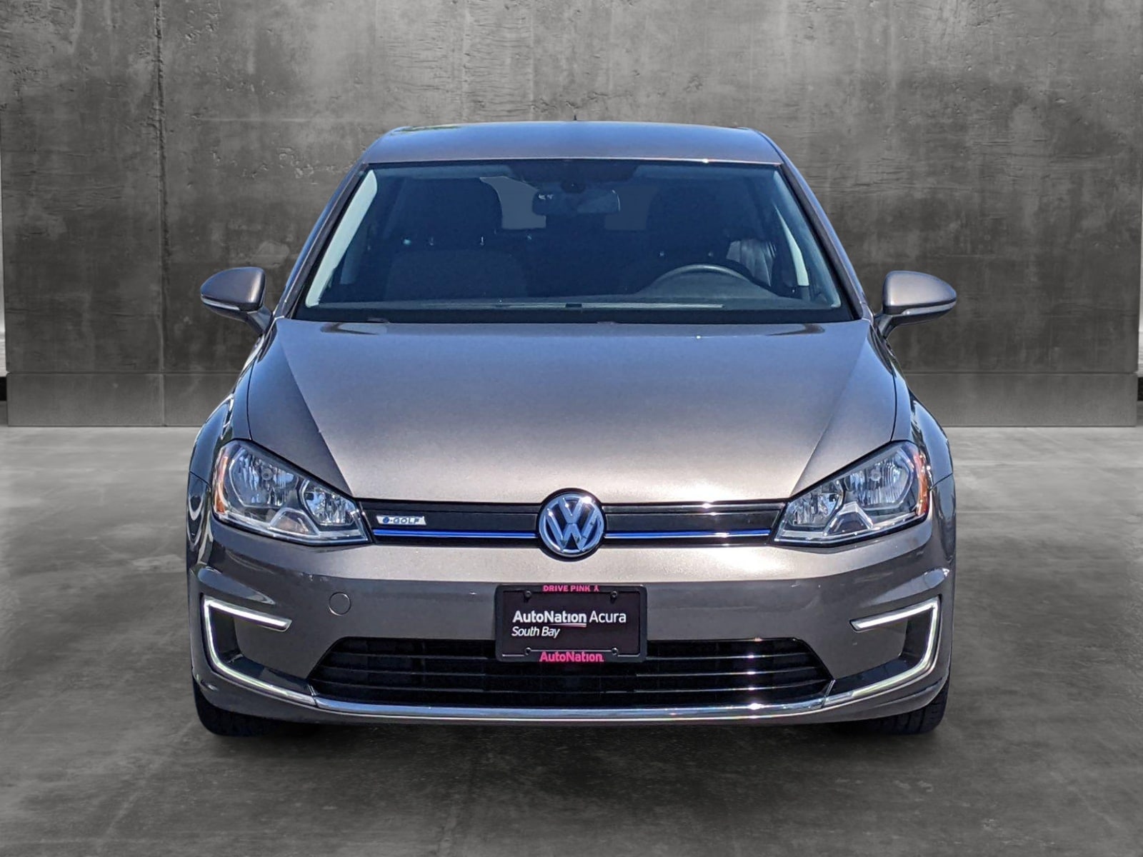 Used 2016 Volkswagen e-Golf e-Golf SE with VIN WVWKP7AU7GW913439 for sale in Torrance, CA