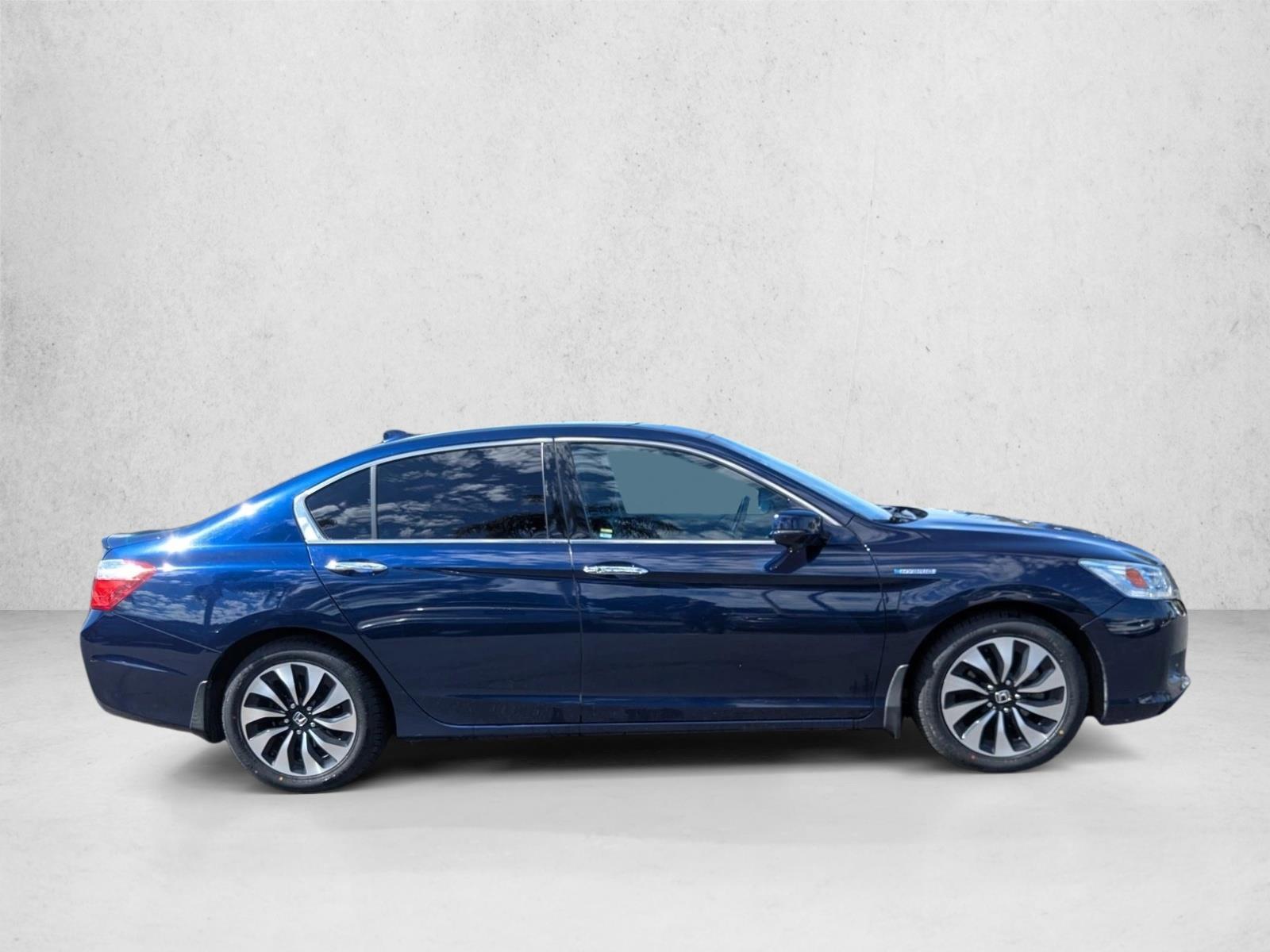 2015 Honda Accord Hybrid Touring photo 4