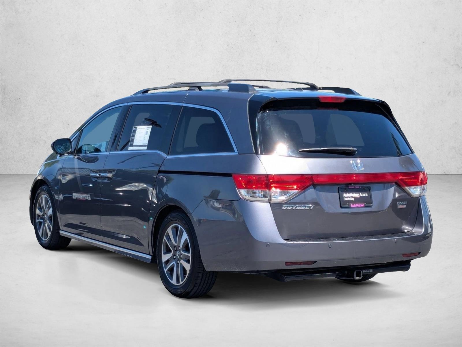 2015 Honda Odyssey Touring Elite photo 3