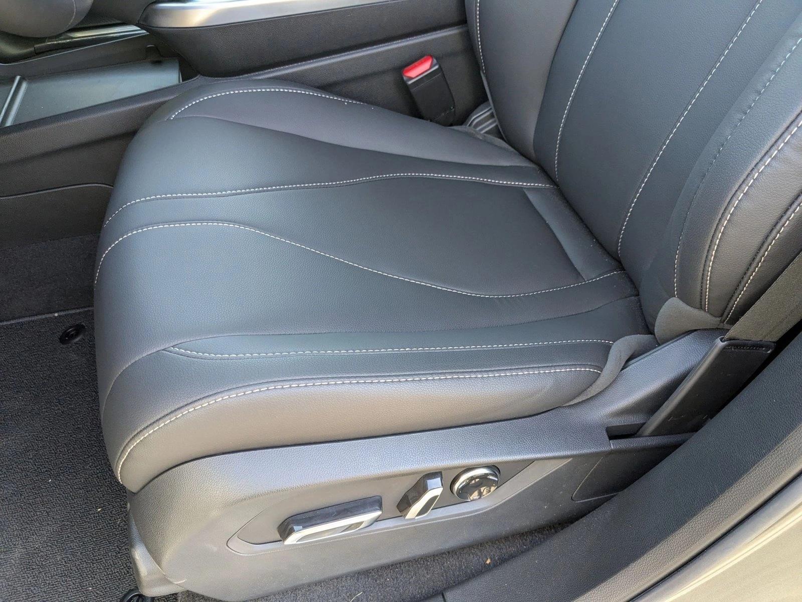 2025 Acura RDX photo 2