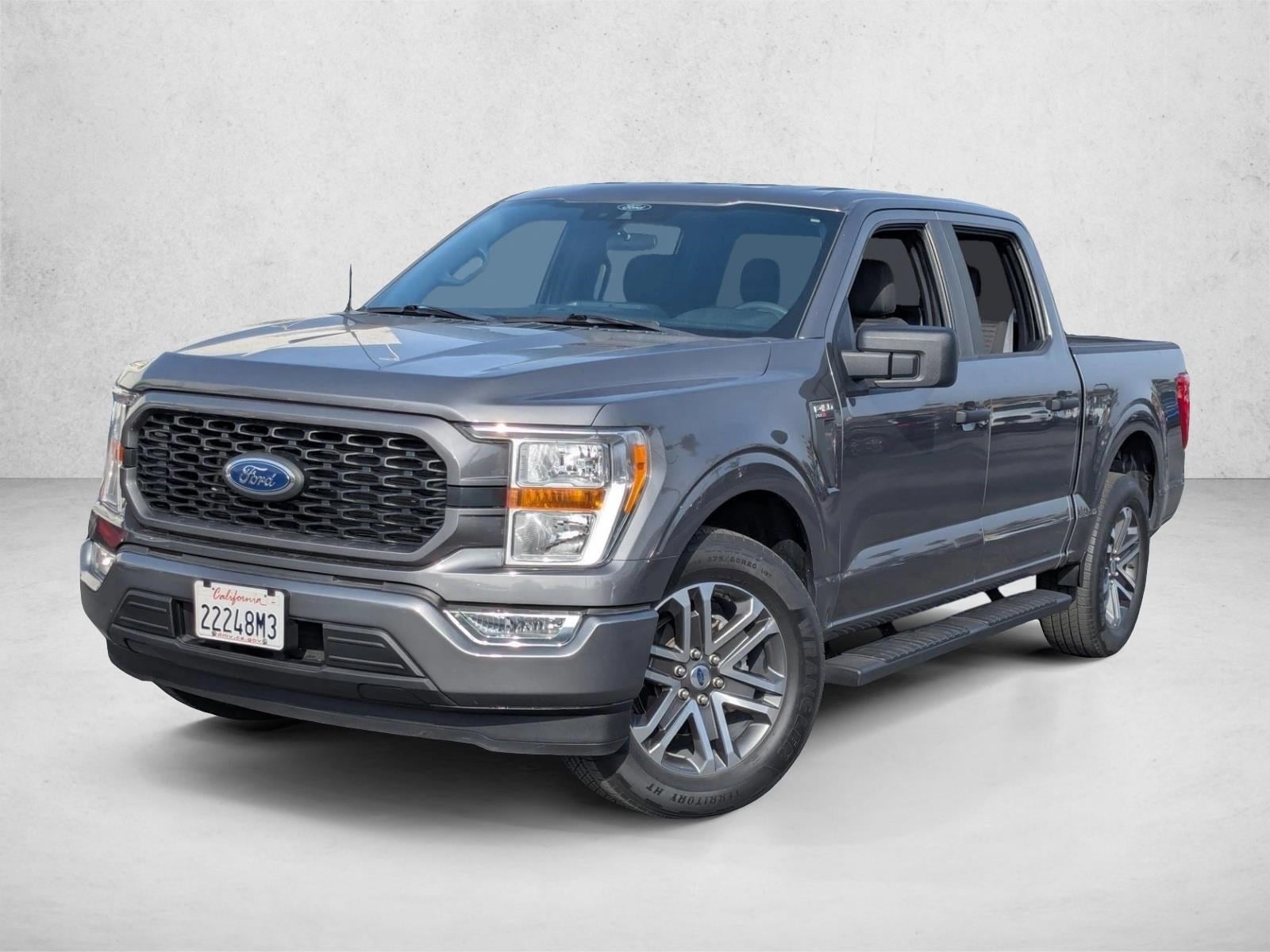2022 Ford F-150 XL's photo