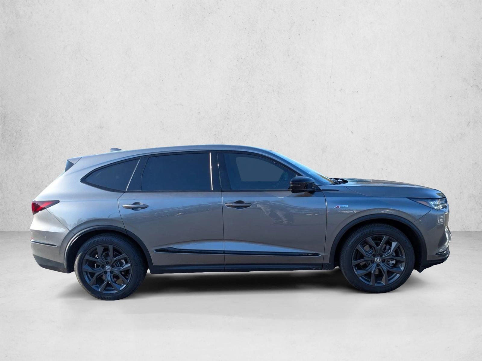 2022 Acura MDX A-Spec photo 2