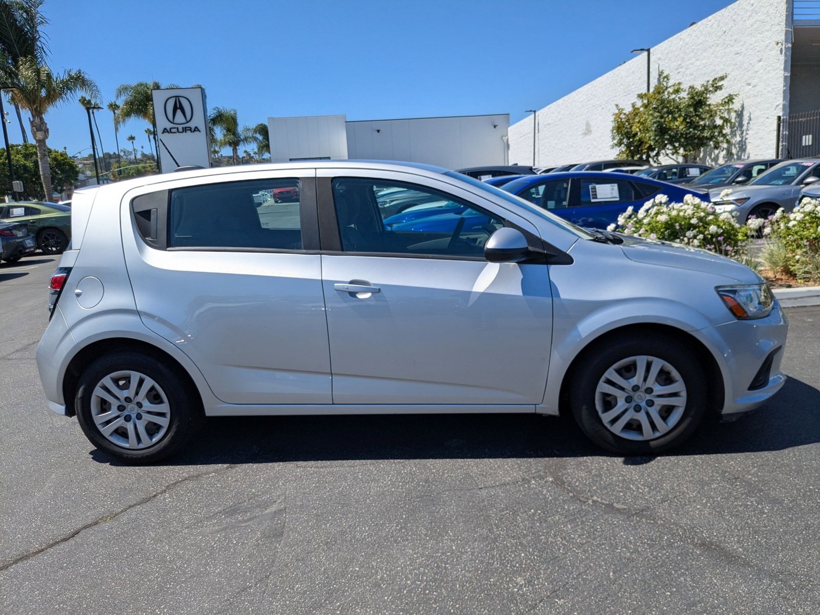 2020 Chevrolet Sonic LT photo 3