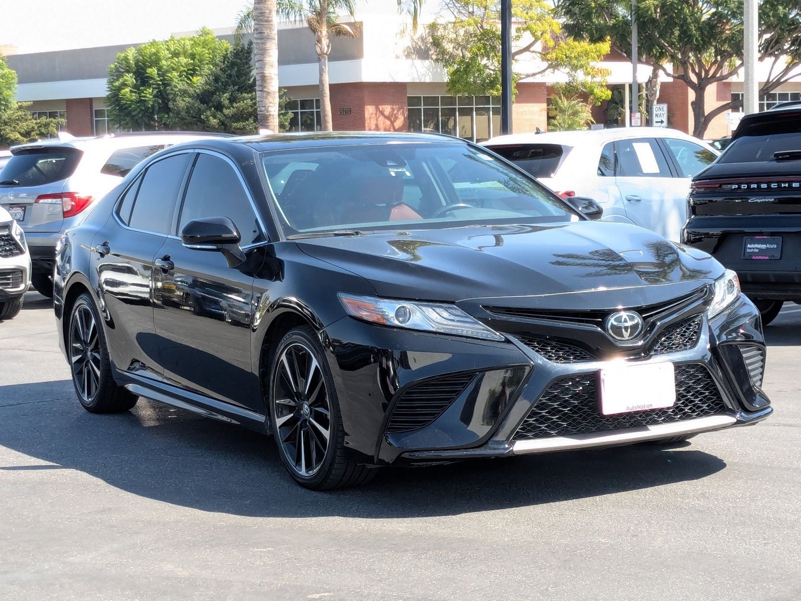 2019 Toyota Camry XSE photo 3