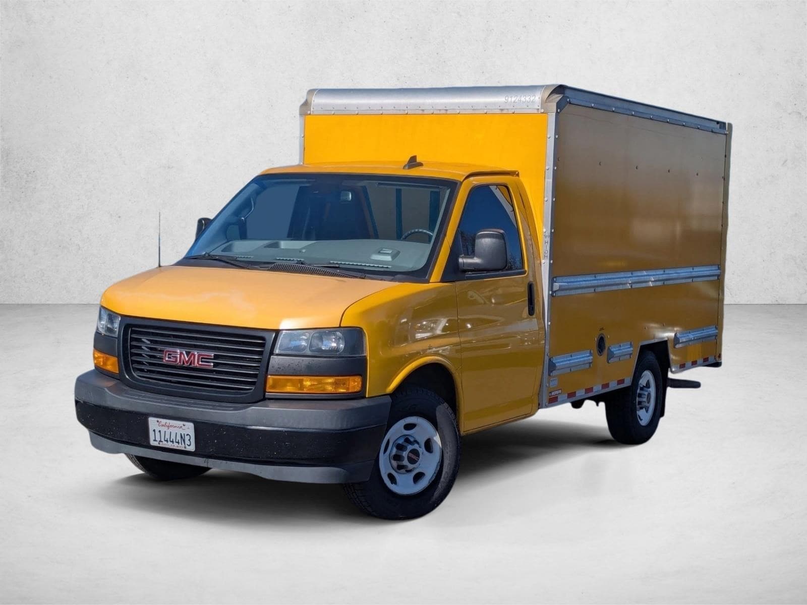 2019 GMC Savana Cutaway Work Van's photo