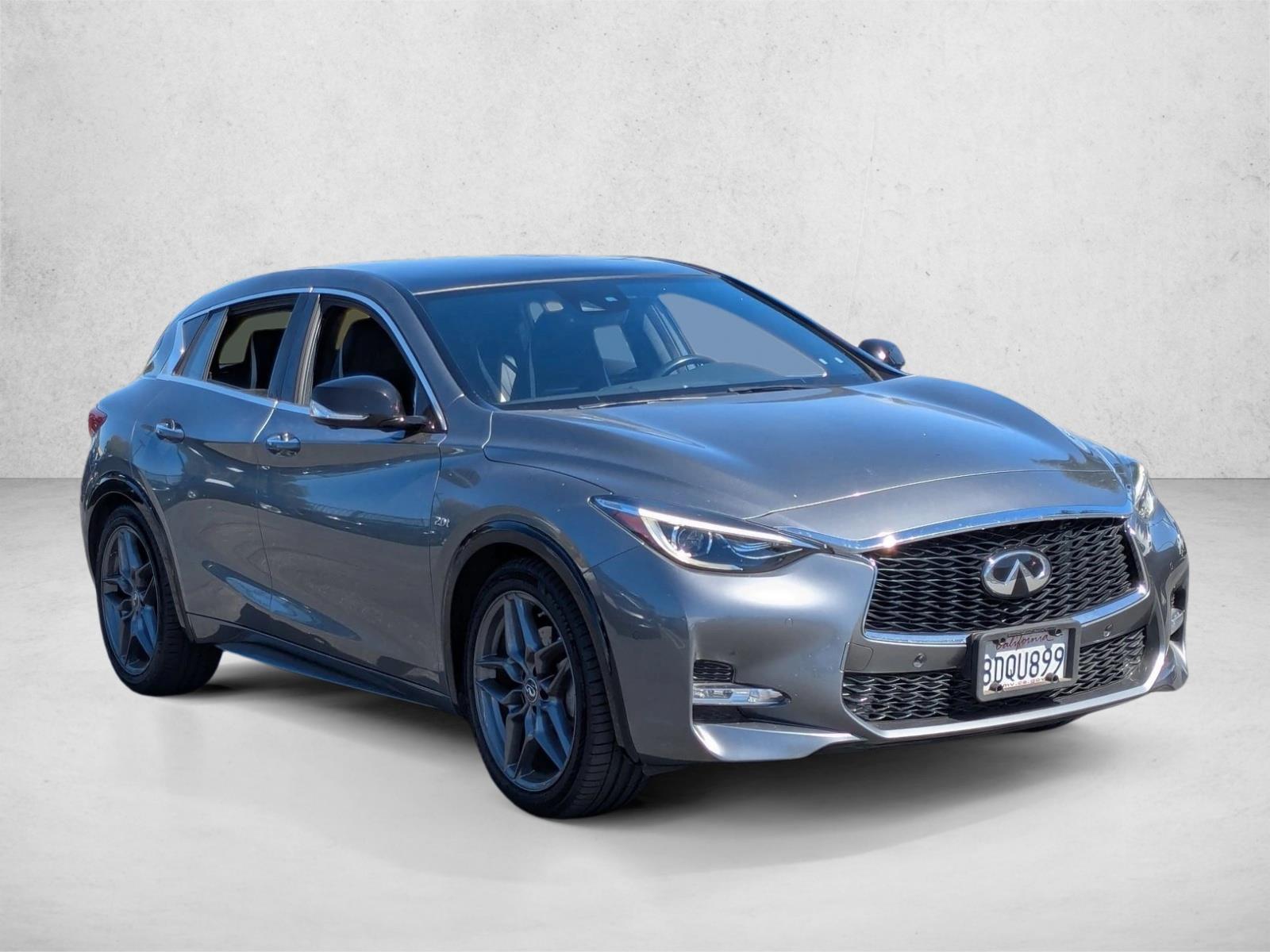 2018 Infiniti QX30 Sport photo 3