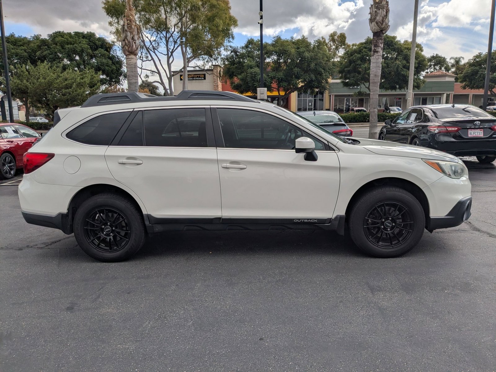2015 Subaru Outback 2.5i Premium photo 4