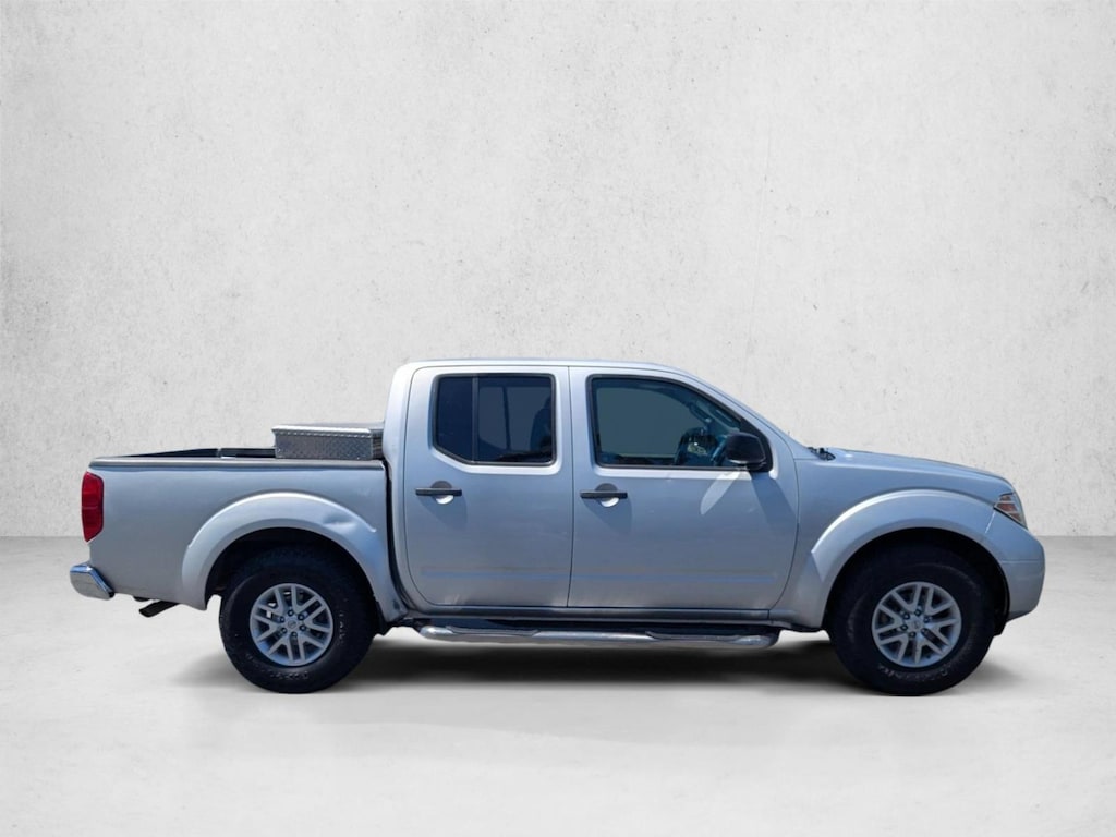 Used 2016 Nissan Frontier SV Truck Crew Cab