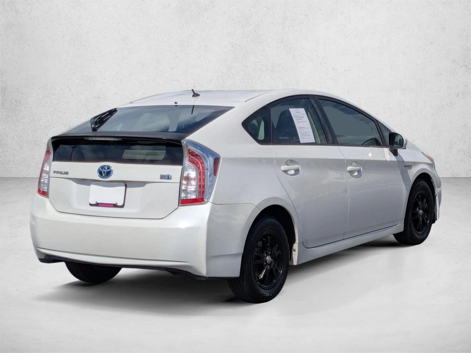 2013 Toyota Prius Two photo 5