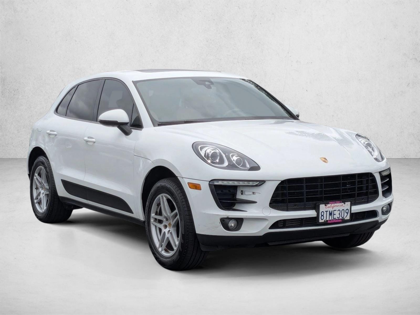 2018 Porsche Macan photo 2
