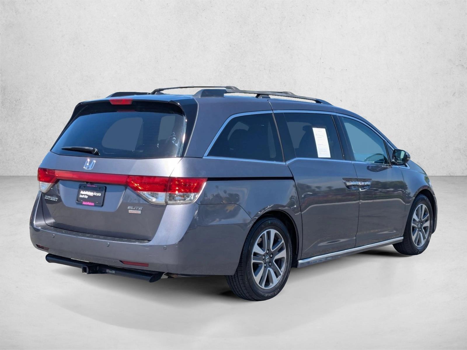 2015 Honda Odyssey Touring Elite photo 4
