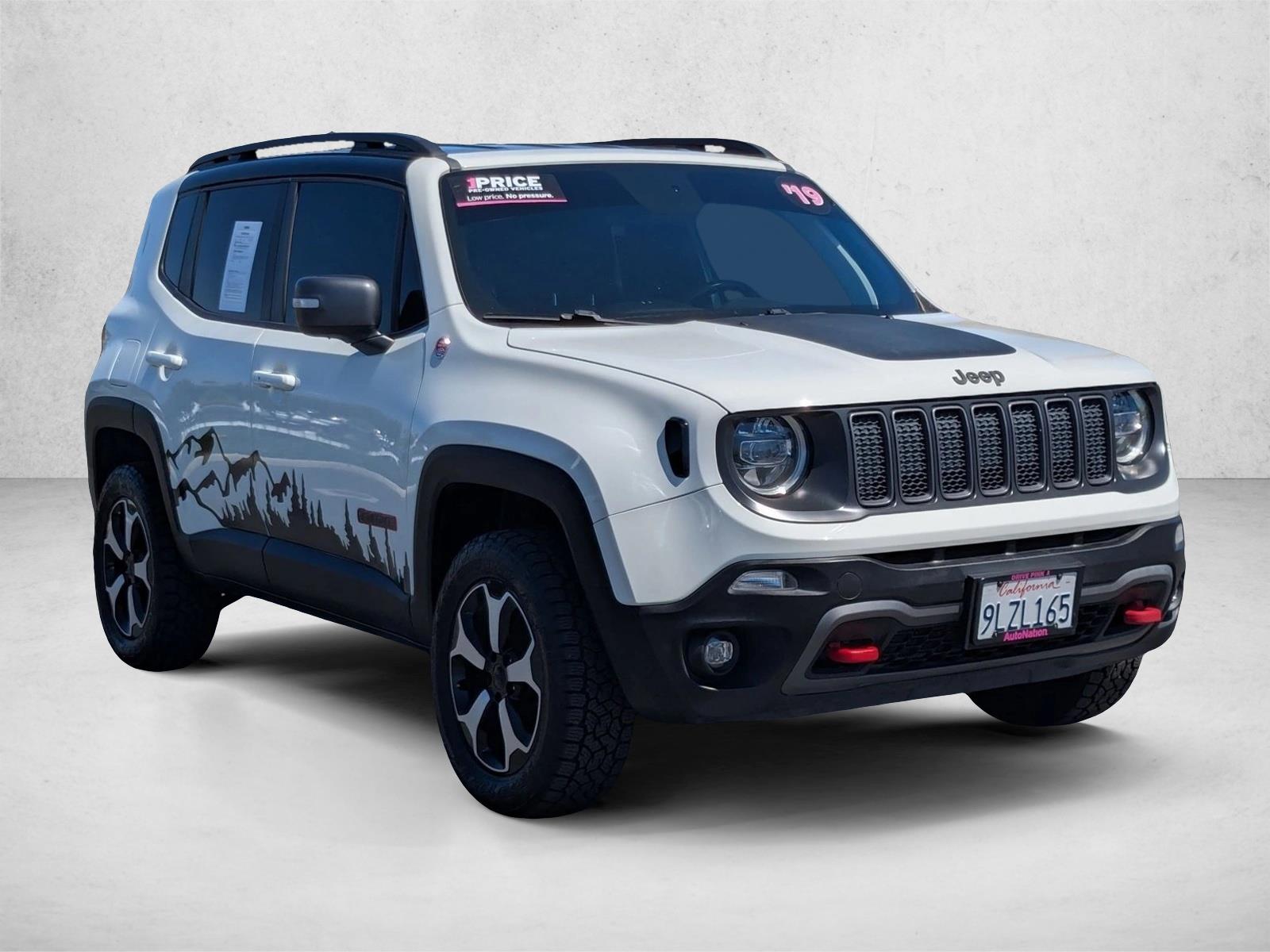 2019 Jeep Renegade Trailhawk photo 2