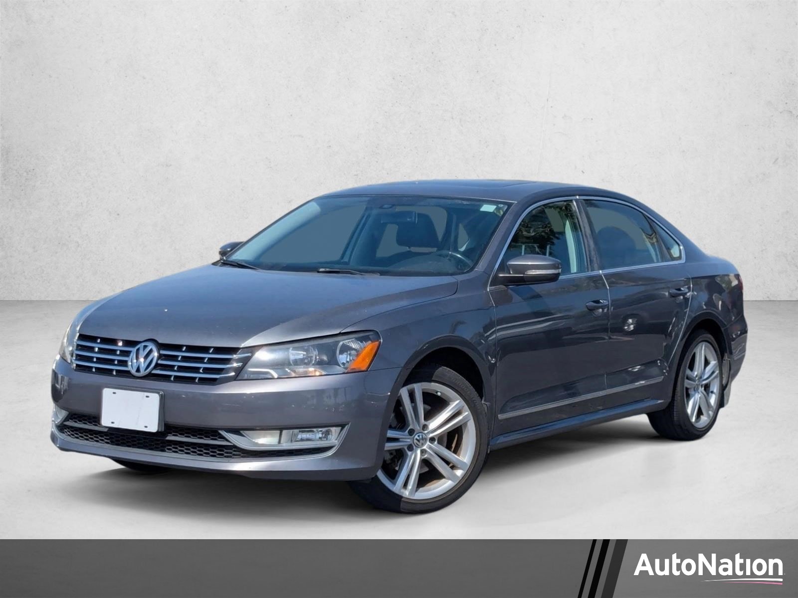 2014 Volkswagen Passat 2.0L SEL Premium TDI's photo