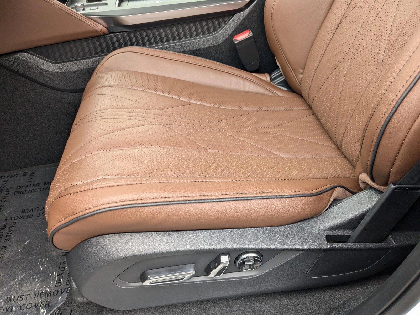 2026 Acura MDX SH-AWD Advance photo 3