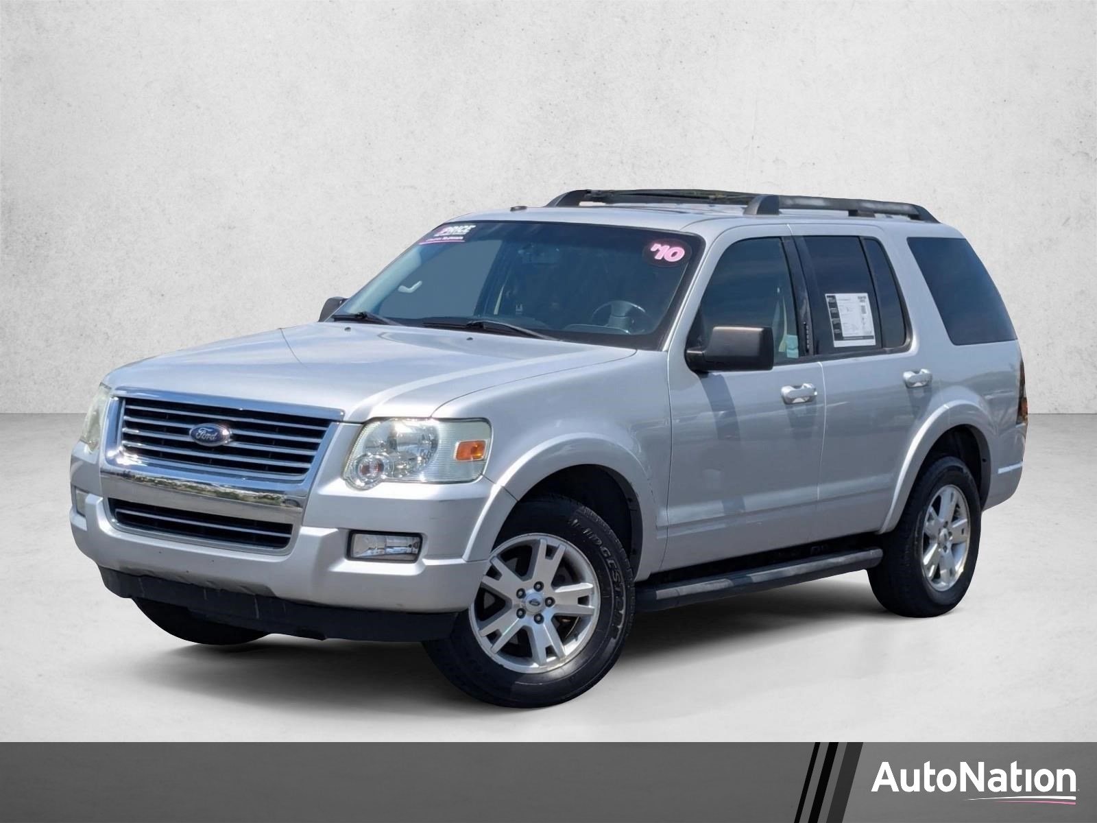2010 Ford Explorer XLT 4x4's photo