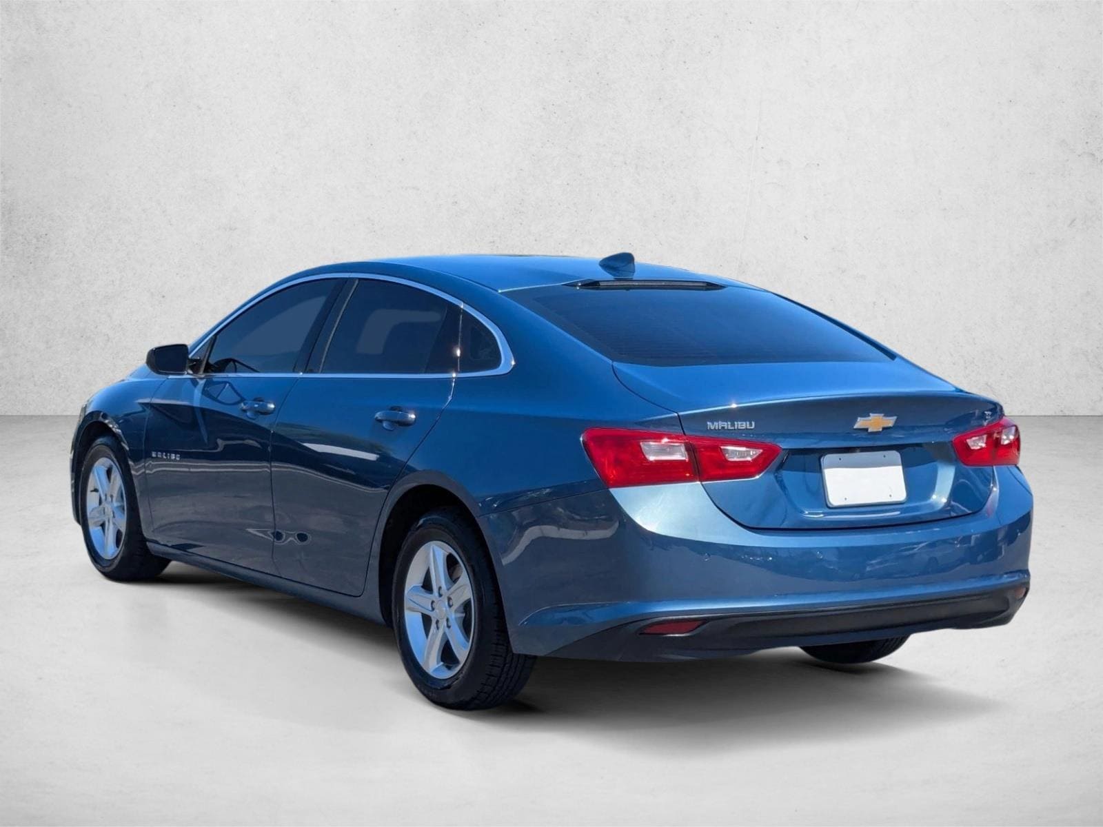 2024 Chevrolet Malibu LT photo 3