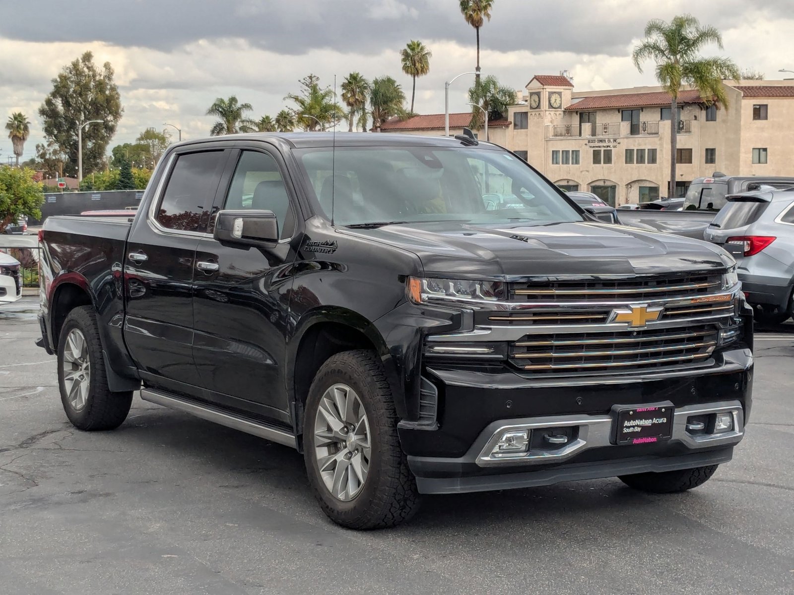 2019 Chevrolet Silverado 1500 High Country photo 3