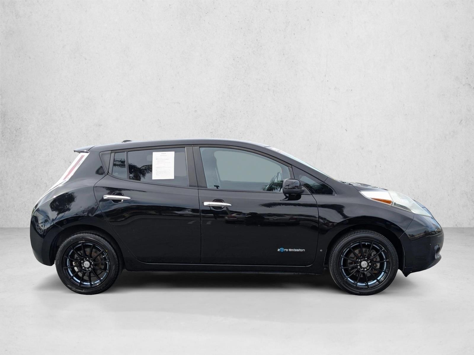 2013 Nissan LEAF S photo 4