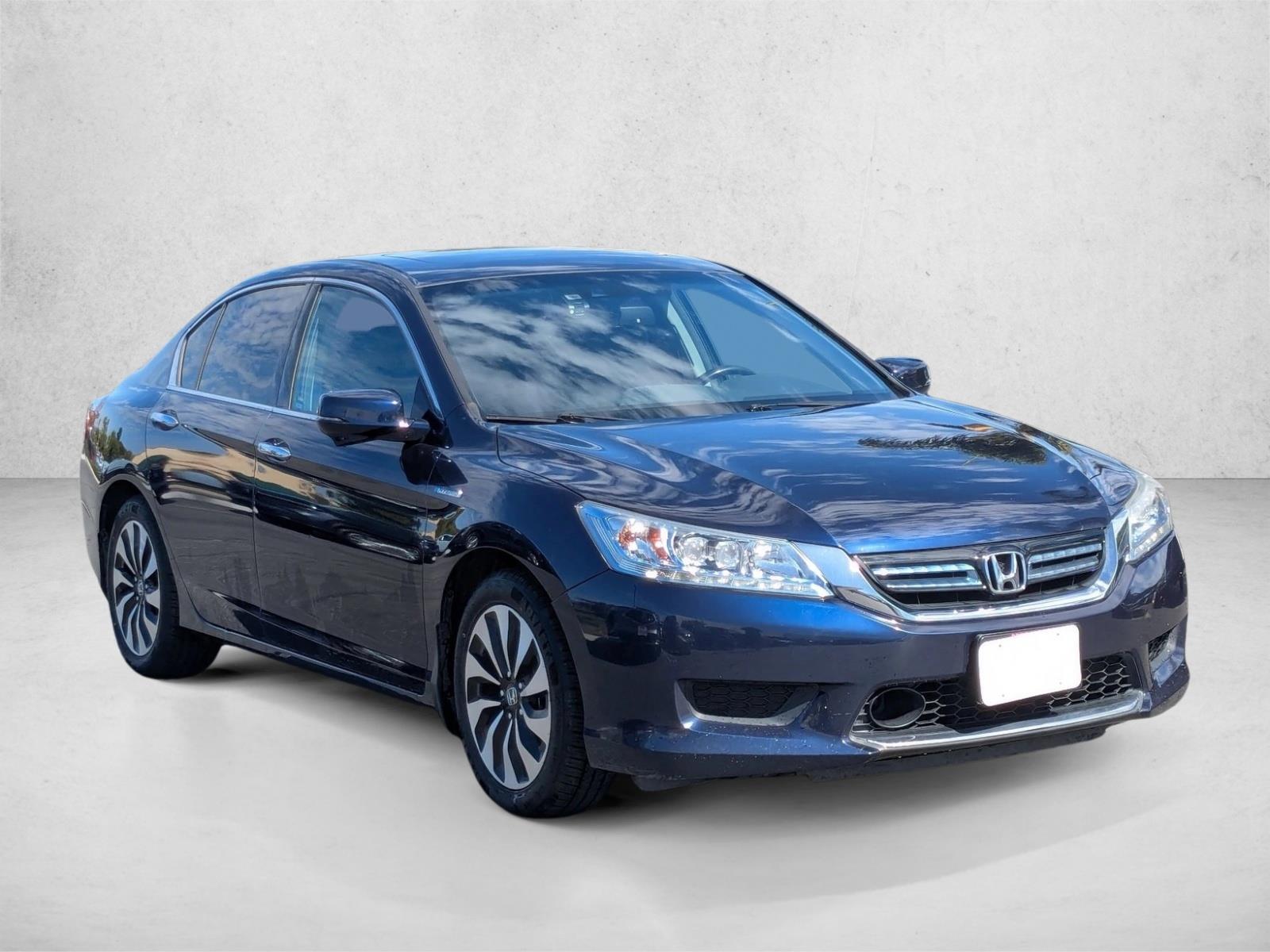 2015 Honda Accord Hybrid Touring photo 3