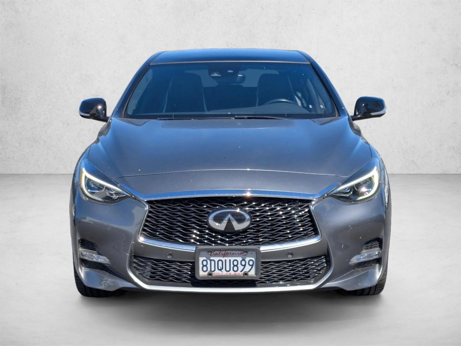 2018 Infiniti QX30 Sport photo 2