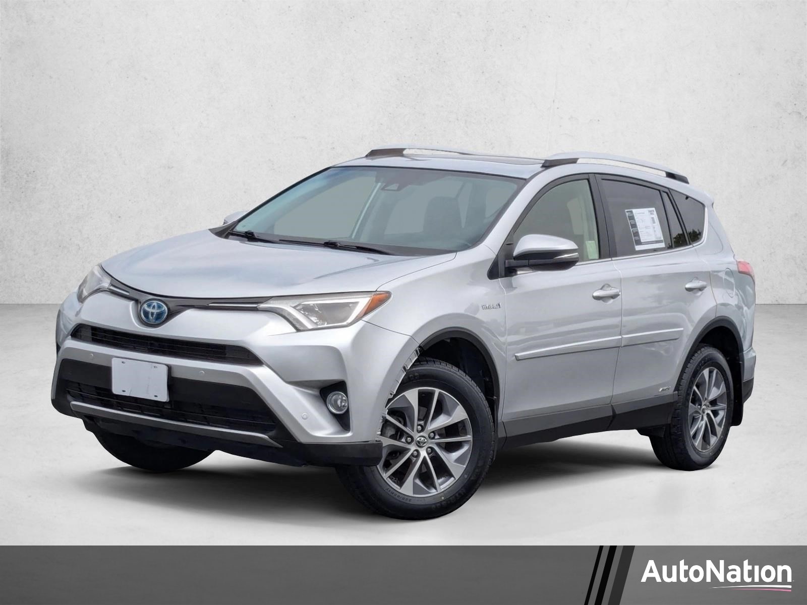 2016 Toyota RAV4 Hybrid XLE AWD's photo