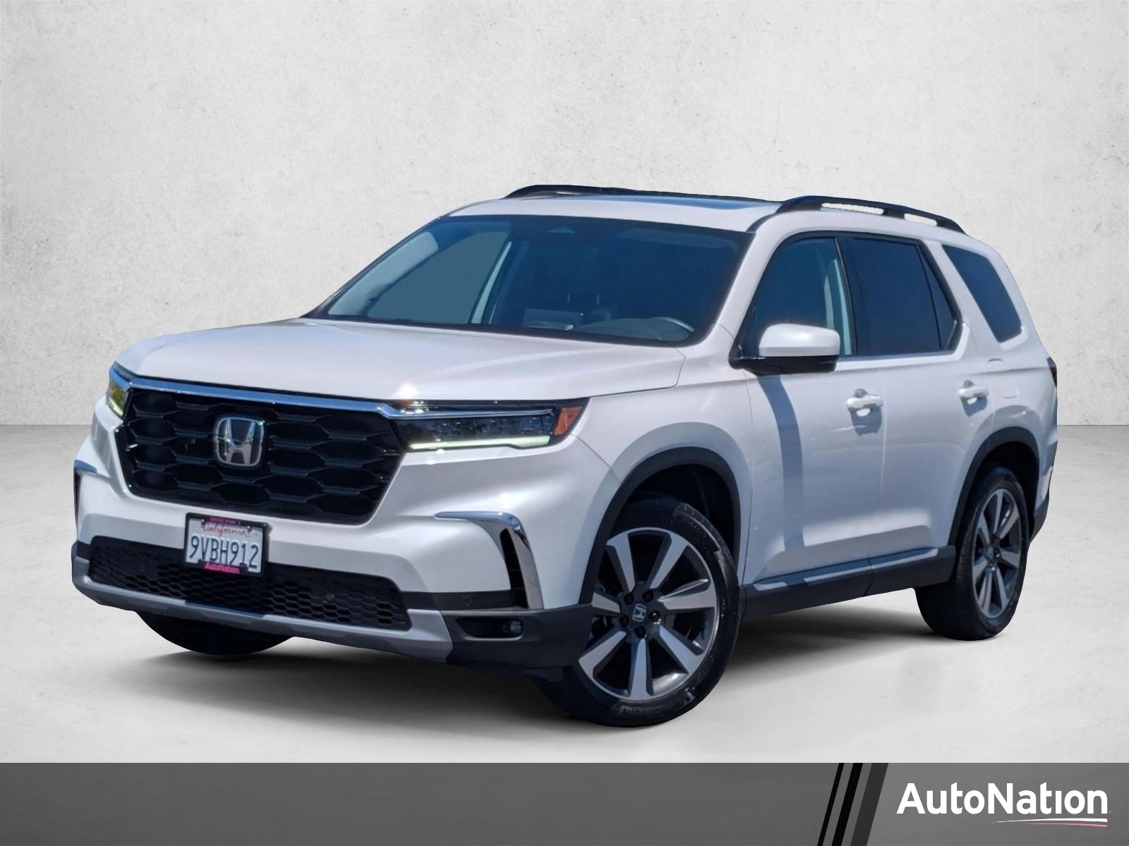 2025 Honda Pilot Touring 2WD's photo