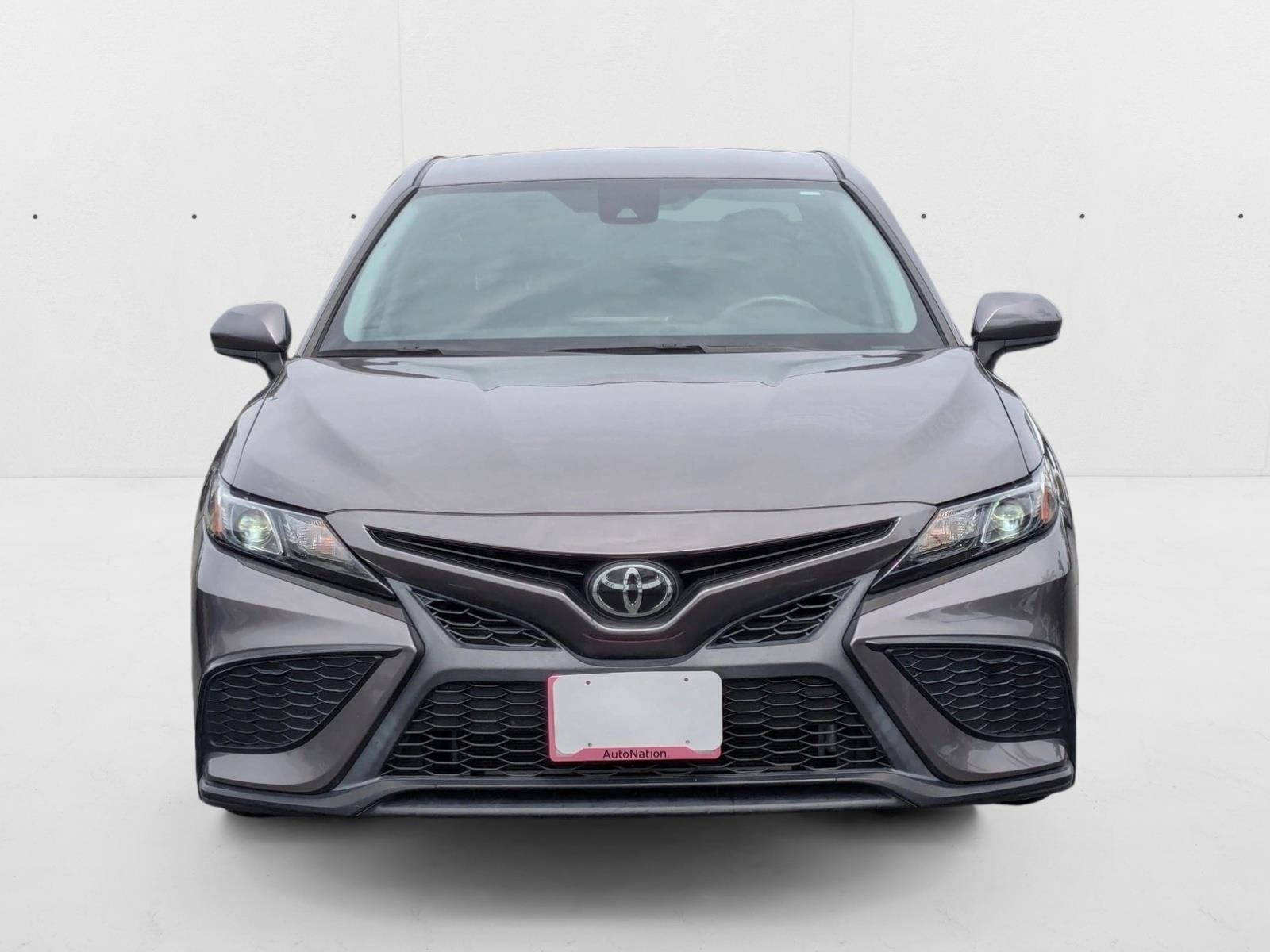 2021 Toyota Camry SE photo 2