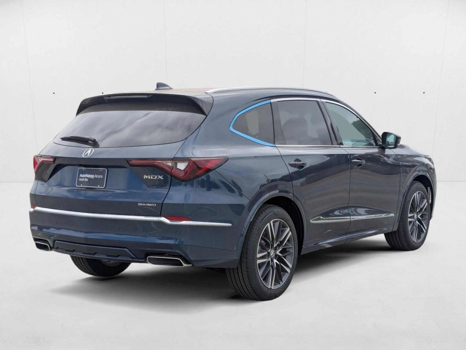 2026 Acura MDX SH-AWD Advance photo 2