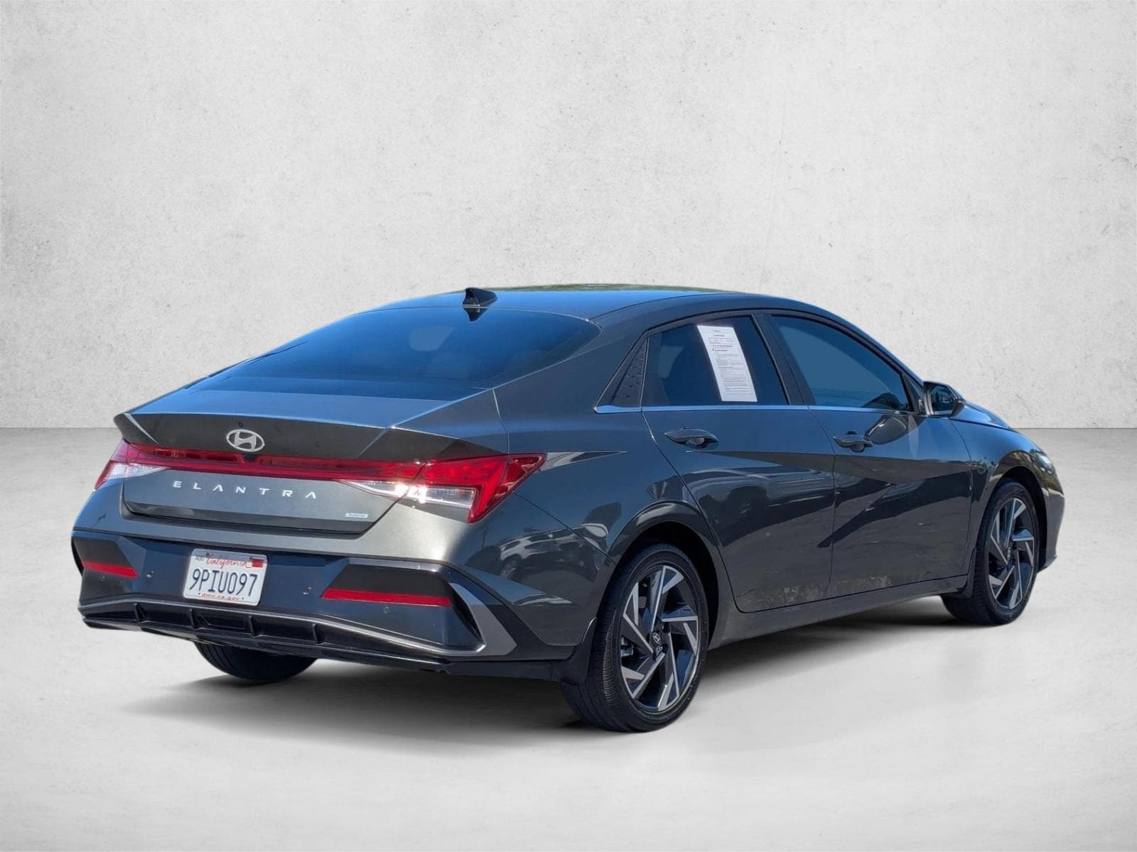 2024 Hyundai Elantra Hybrid Limited photo 4