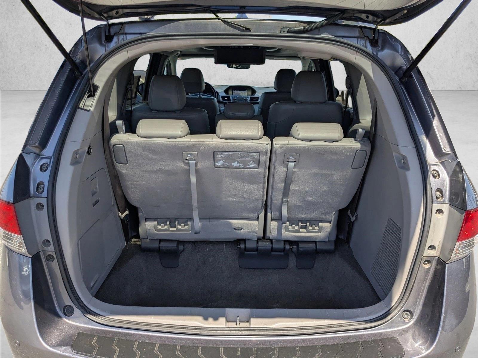 2015 Honda Odyssey Touring Elite photo 5