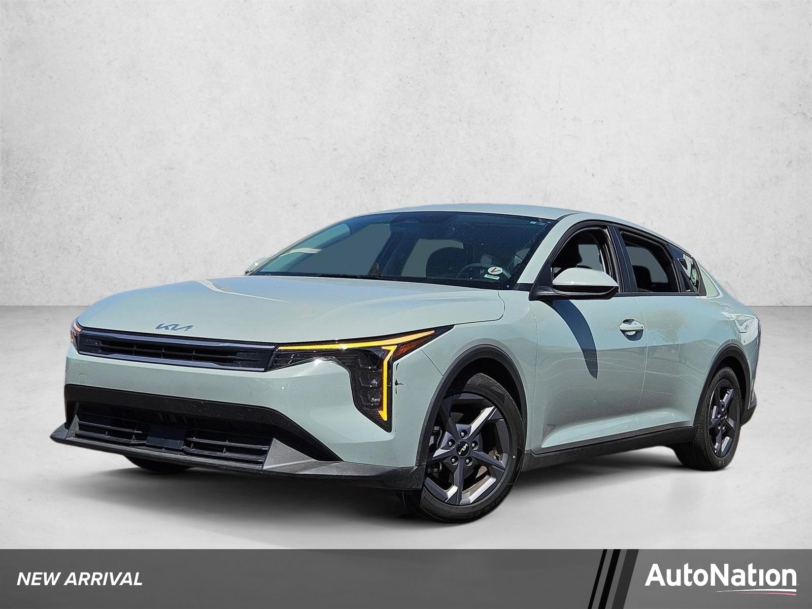 2025 Kia K4 LXS AT's photo