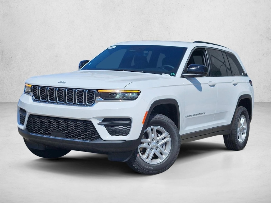 New 2025 Jeep Grand Cherokee Laredo SUV