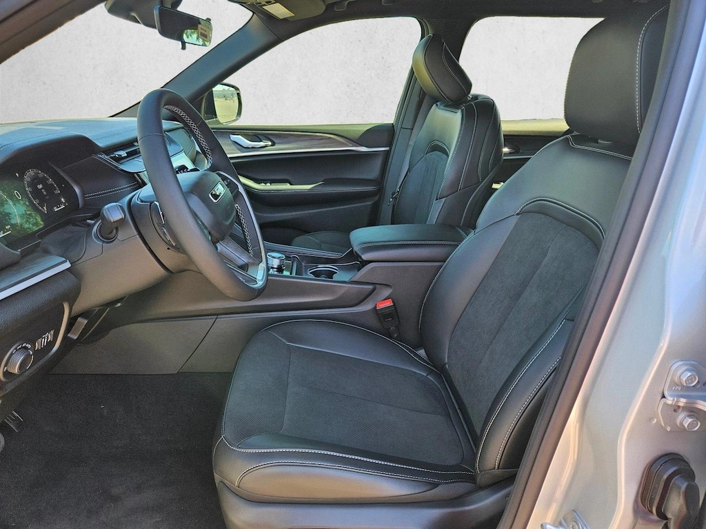 New 2026 Jeep Grand Cherokee Laredo Altitude SUV