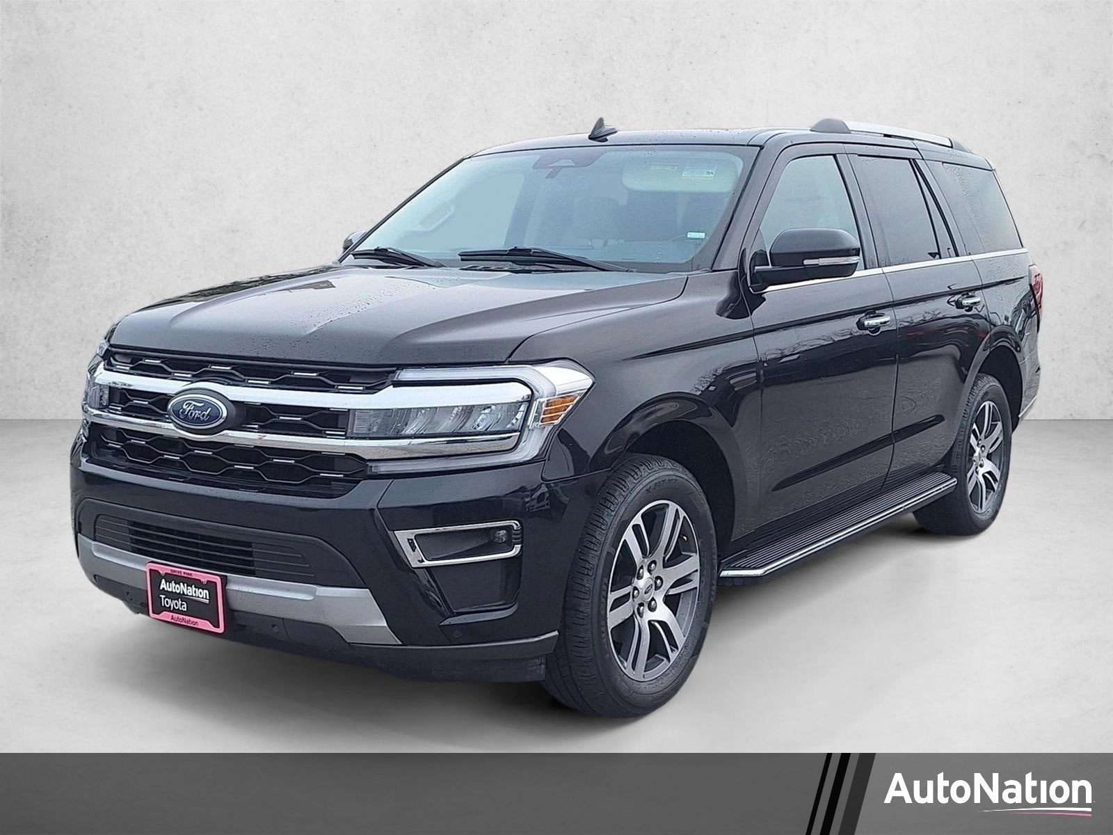 2023 Ford Expedition Limited's photo