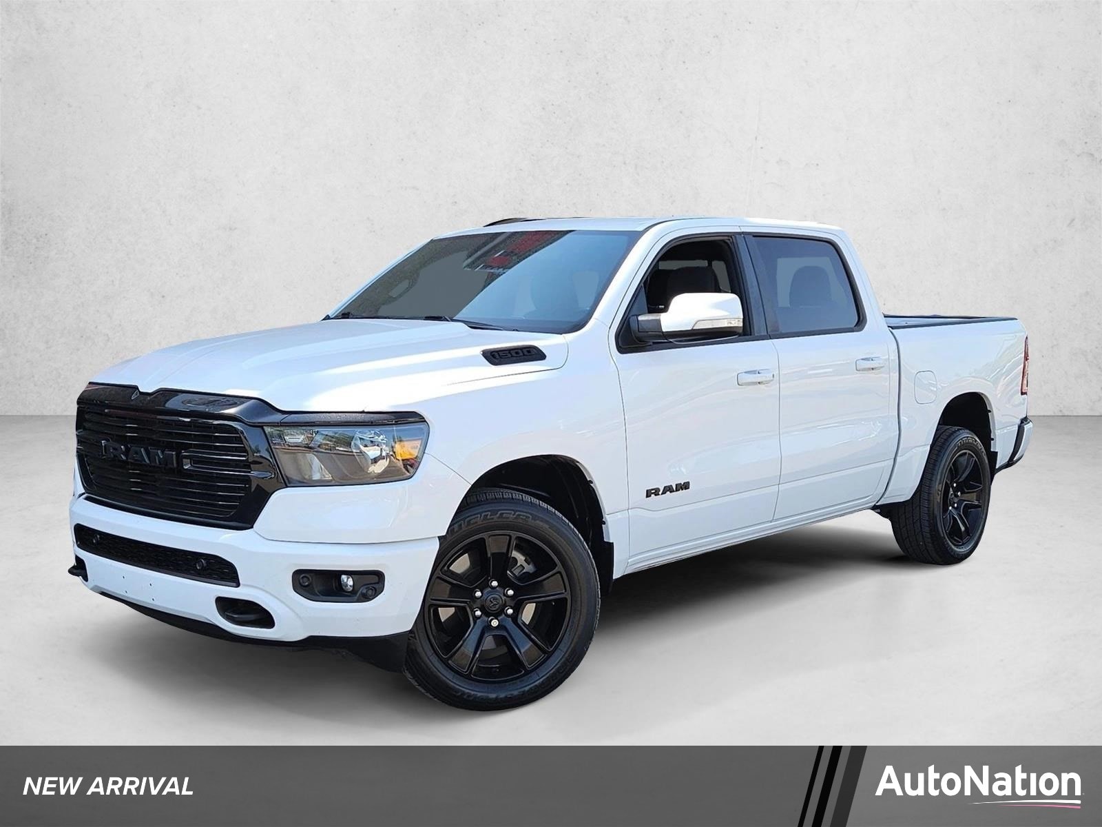2020 RAM 1500 Big Horn/Lone Star 4x4 Crew Cab 5'7's photo