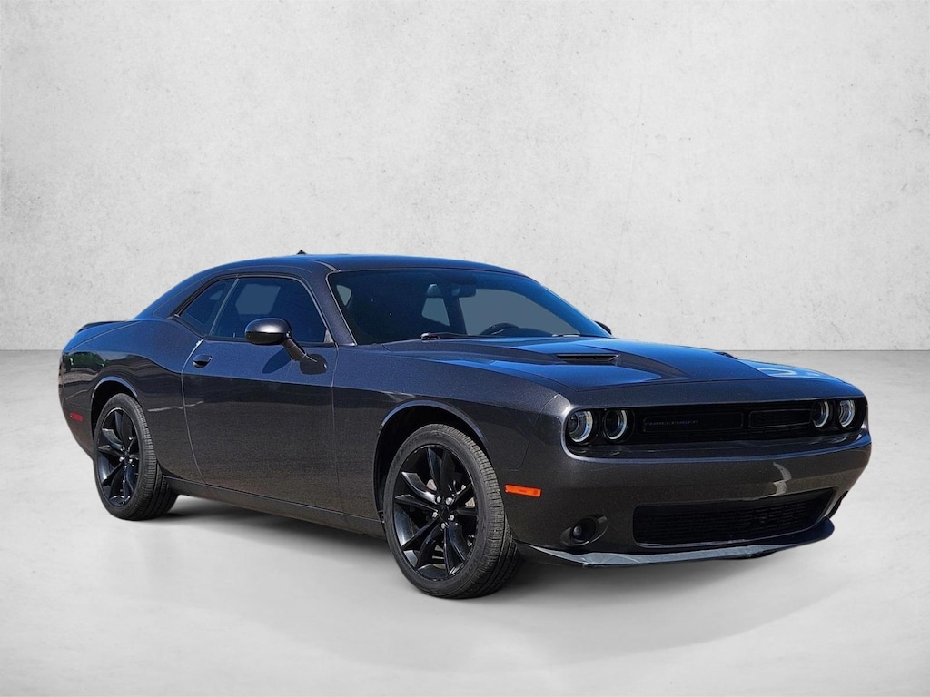Used 2016 Dodge Challenger SXT 2dr Car