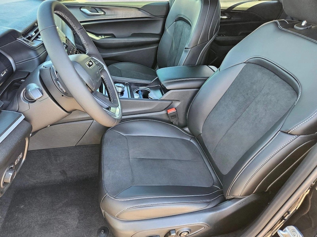 New 2025 Jeep Grand Cherokee Altitude X SUV