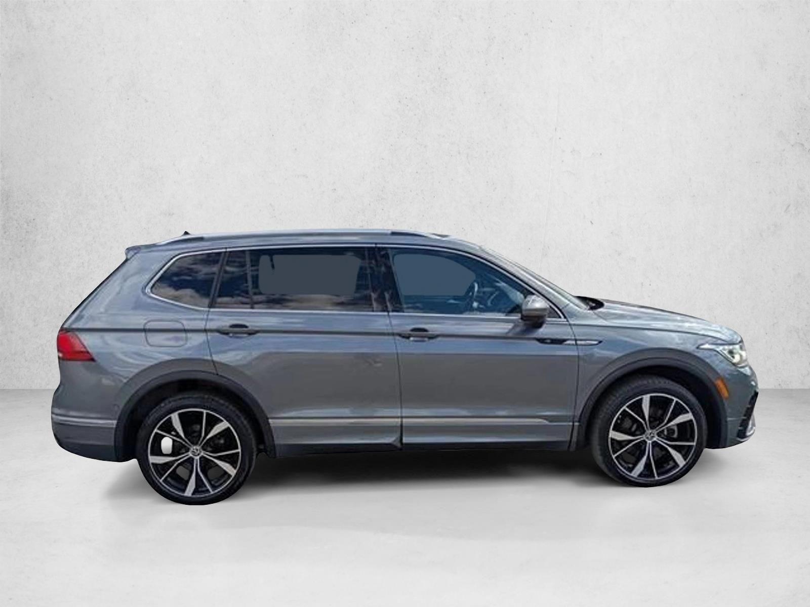 2022 Volkswagen Tiguan SEL Premium R-Line photo 4