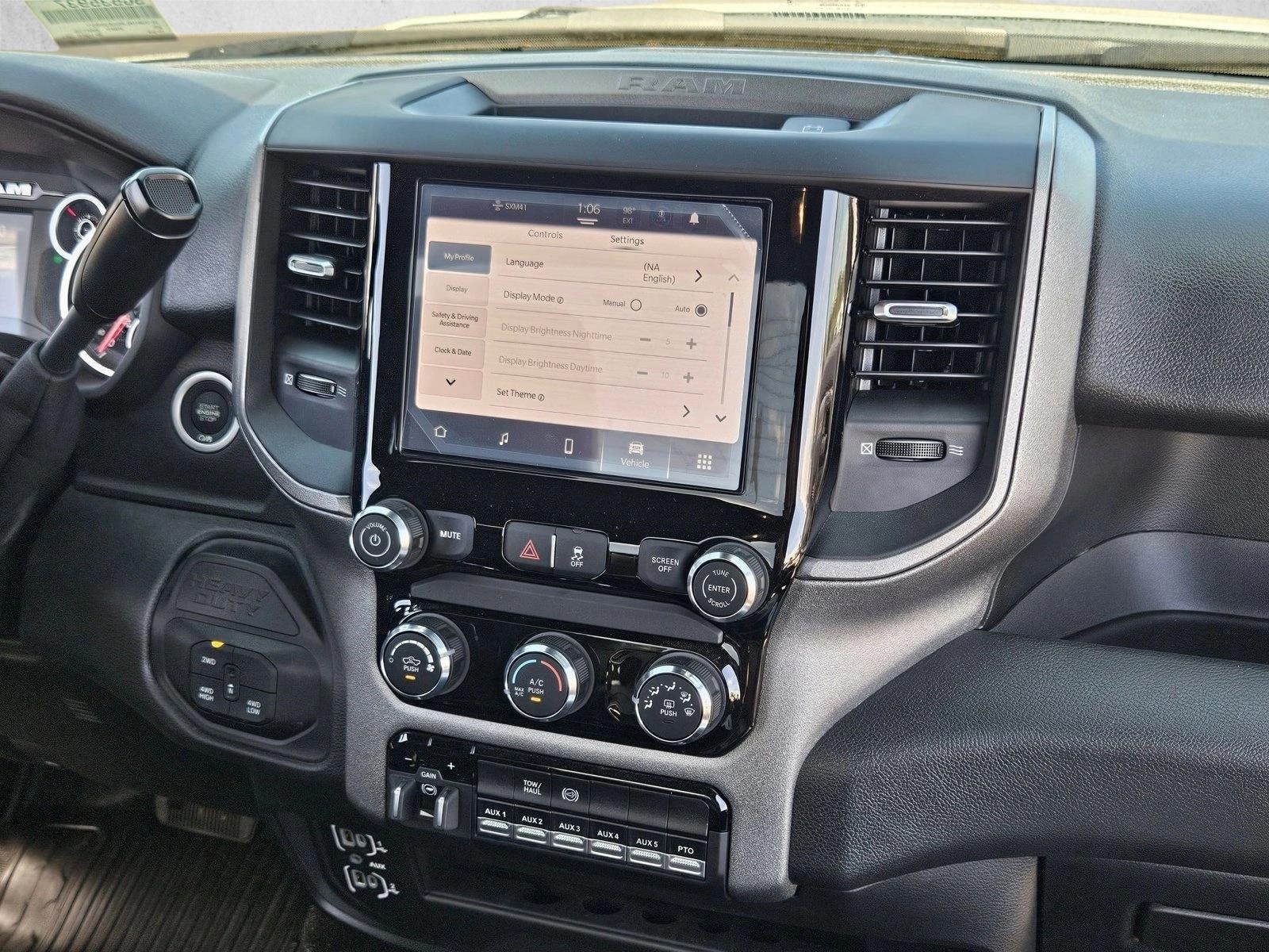 2025 RAM 3500 Chassis Tradesman - Photo 13