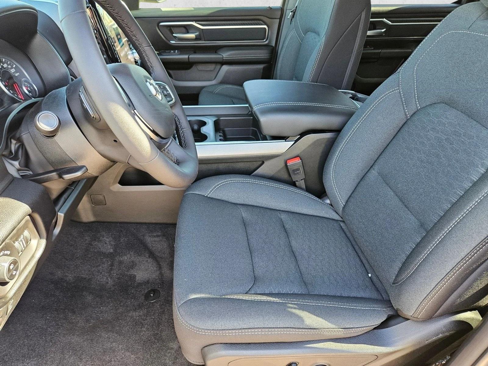 2025 Ram 1500 Big Horn photo 4